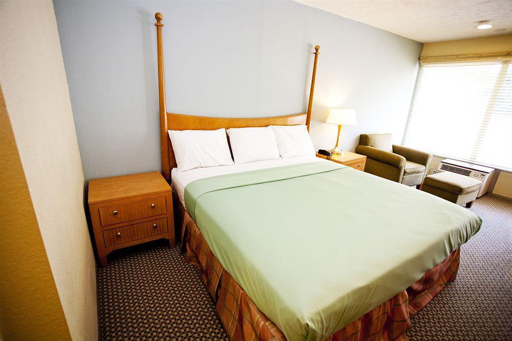 Star City Inn And Suites Grove City Eksteriør billede